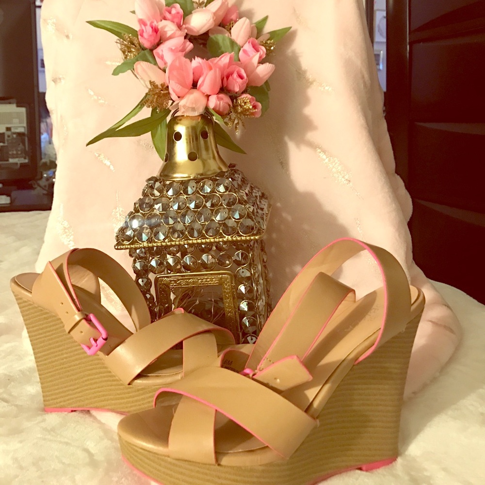 Beautiful wedges shoes!